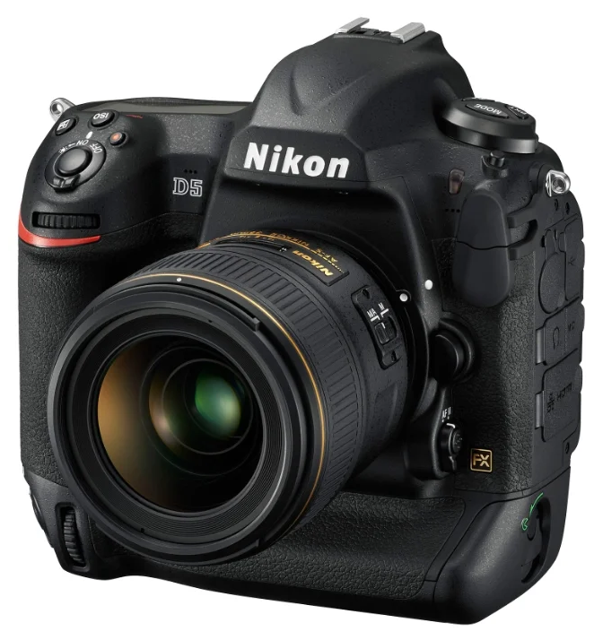 Nikon D5 Kit