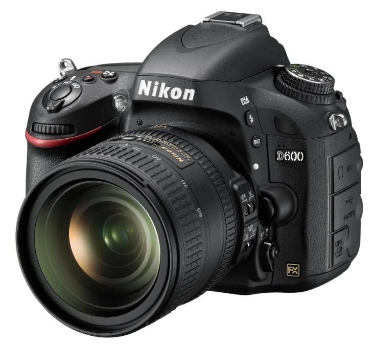 Выключается фотоаппарат на Nikon D600 Kit
