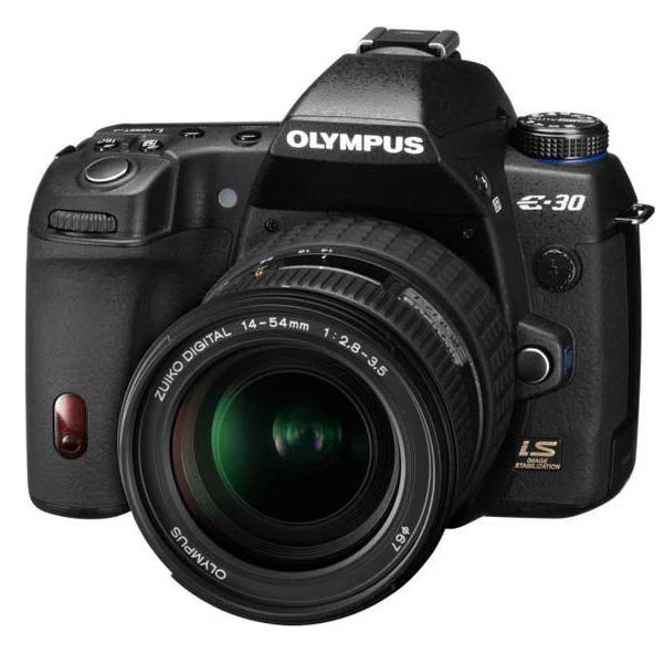 Выключается фотоаппарат на Olympus E-30 Kit