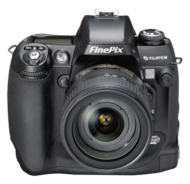 Выключается фотоаппарат на Fujifilm FinePix S3 Pro UVIR Kit