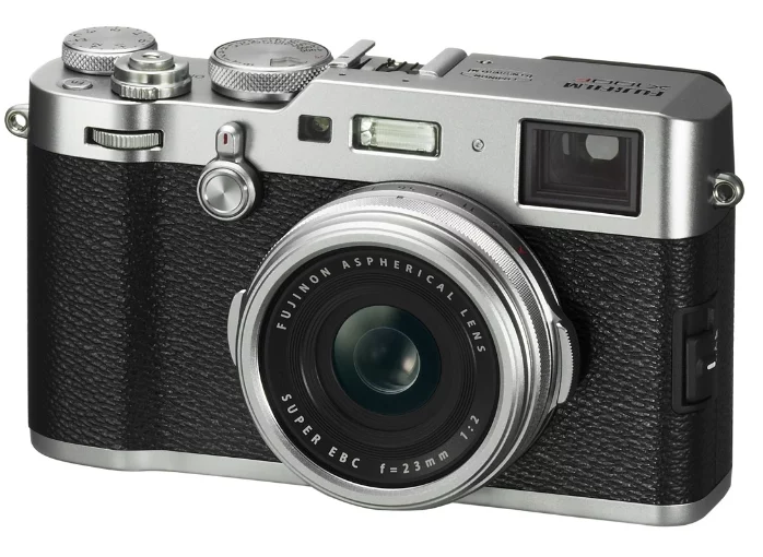Выключается фотоаппарат на Fujifilm X100F